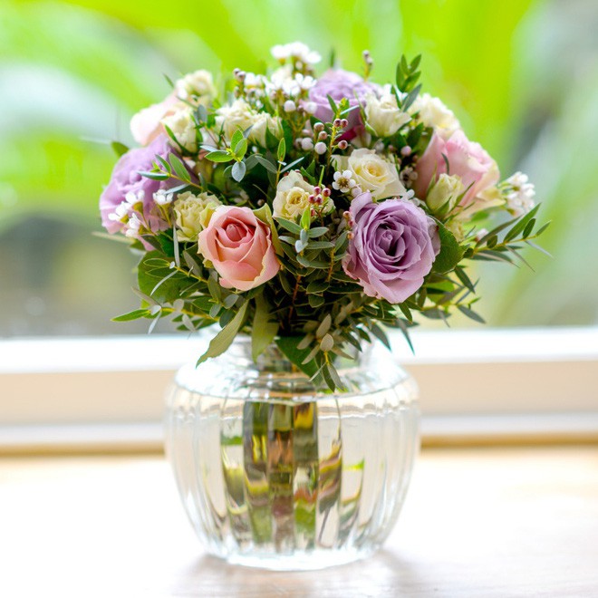 14 cách làm đẹp phòng khách với hoa hân hoan đón mùa Xuân đang về - Ảnh 9.